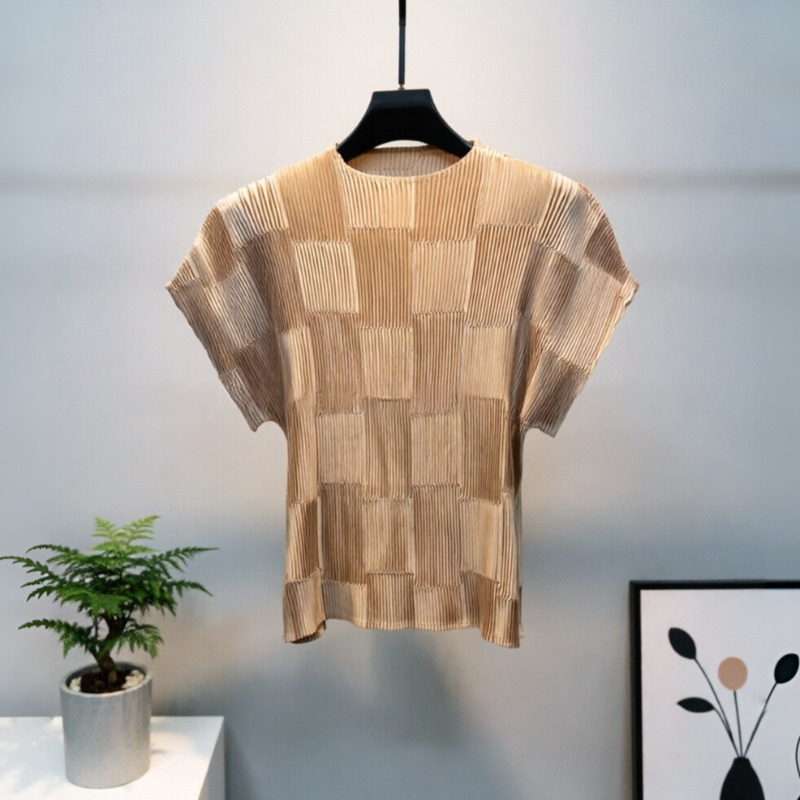 Summer Clothing In French - มิยาเกะเสื้อยืดแขนสั้นจีบ 2026 ฤดูร้อนใหม่สไตล์ฝรั่งเศสซาตินเงาแฟชั่นเรียบง่ายสง่างามเสื้อลำลองเสื้อผ้าผู้หญิง