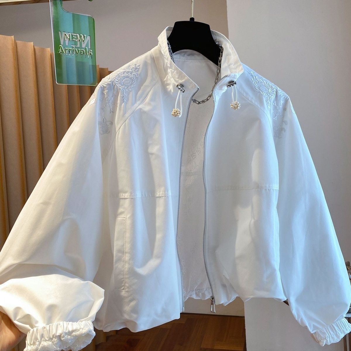 เสื้อคลุมกันแดดแฟชั่นสำหรับผู้ - Crew Clothing Summer Jacket บทวิจารณ์และราคา