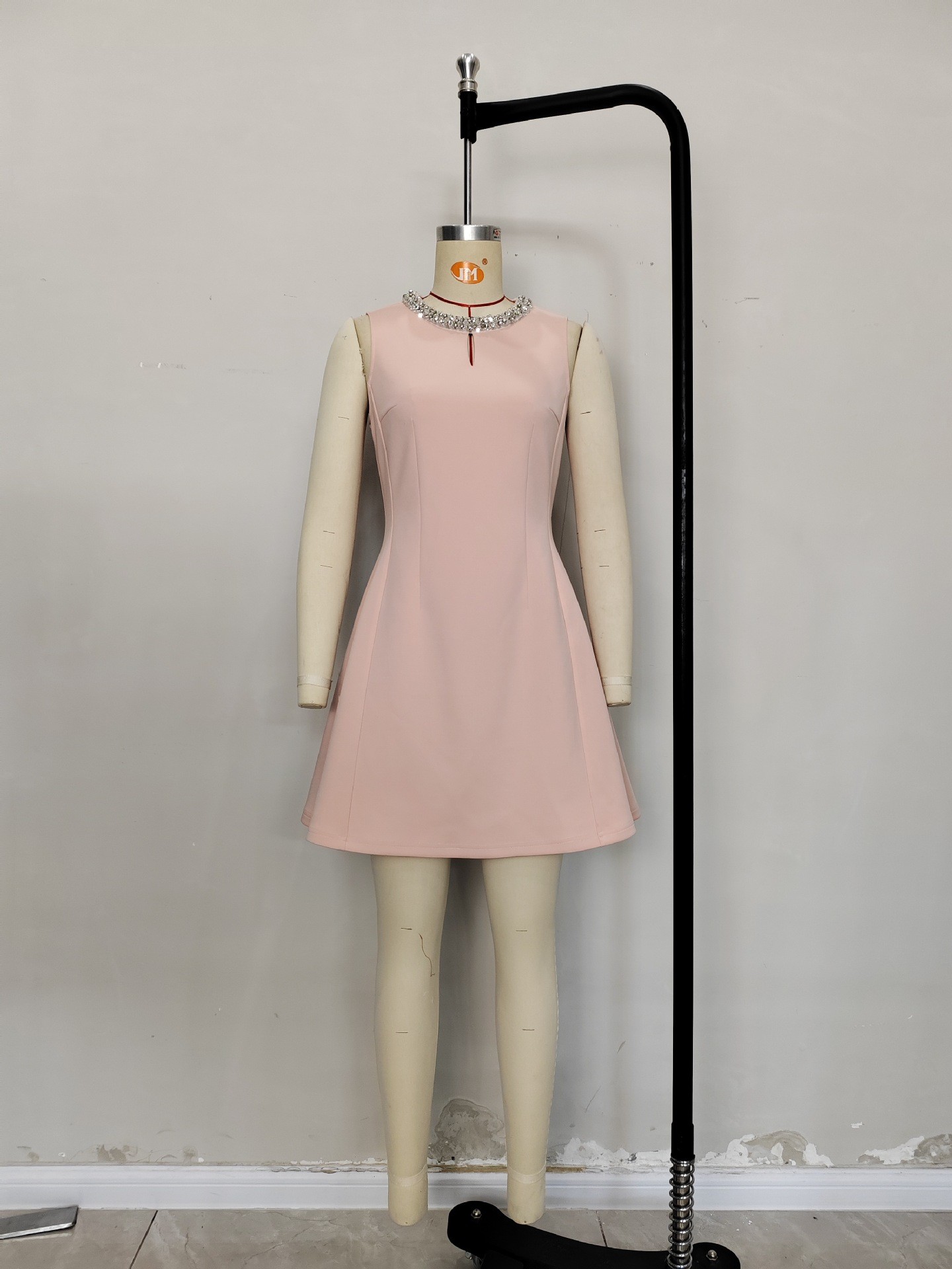 ชุดเดรสสั้นแขนกุดคอเหลี่ยมประด - Summer Clothing India บทวิจารณ์และราคา